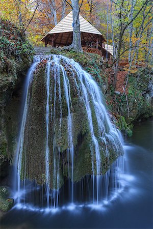 simsearch:400-06767512,k - Waterfall Bigar. Located at the intersection with the parallel 45 in Romania Foto de stock - Royalty-Free Super Valor e Assinatura, Número: 400-07416988