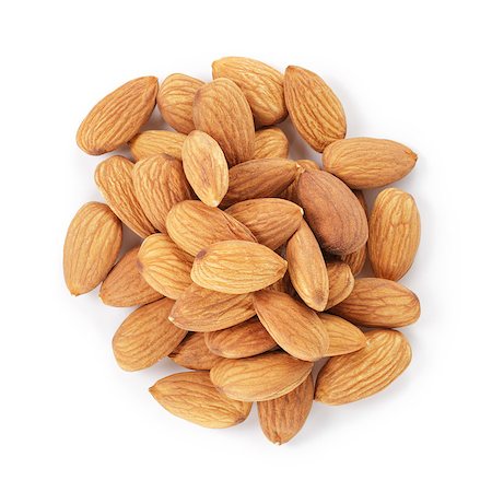 simsearch:400-06556120,k - heap of almond nuts, isolated on white background Fotografie stock - Microstock e Abbonamento, Codice: 400-07417532