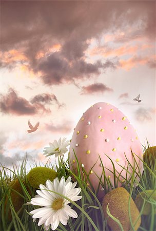 Large pink egg with daisies in tall grass Foto de stock - Royalty-Free Super Valor e Assinatura, Número: 400-07418209