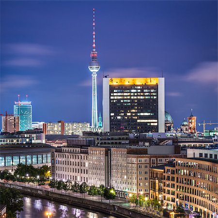 sepavo (artist) - Berlin, Germany cityscape on the Spree RIver. Foto de stock - Super Valor sin royalties y Suscripción, Código: 400-07419149