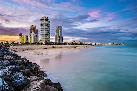 Miami, Florida at South Beach. Foto de stock - Super Valor sin royalties y Suscripción, Código: 400-07419176