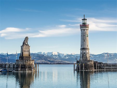 simsearch:400-07407995,k - Port entrance of Lindau at lake constance Fotografie stock - Microstock e Abbonamento, Codice: 400-07410209