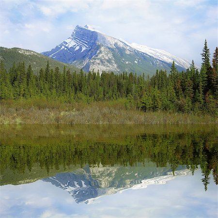 simsearch:400-09070594,k - Rundle mountain and its reflection in Vermilion lake water. Stock Photo - Budget Royalty-Free & Subscription, Code: 400-07412202