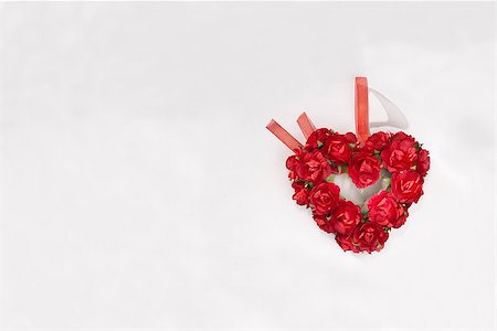 simsearch:400-07326110,k - Valentine day background with heart Photographie de stock - Aubaine LD & Abonnement, Code: 400-07412686