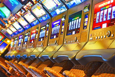 A lot of slot machine in the casino. Photographie de stock - Aubaine LD & Abonnement, Code: 400-07424659