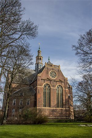 simsearch:400-08432432,k - Nieuwe kerk church in the center of Groningen, Netherlands Fotografie stock - Microstock e Abbonamento, Codice: 400-07427906