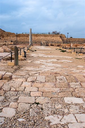 simsearch:400-05157469,k - Ruins of the ancient Romanian harbor, Caesarea, Israel . Foto de stock - Royalty-Free Super Valor e Assinatura, Número: 400-07428439