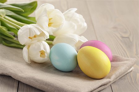 simsearch:400-04291976,k - pastel color easter eggs with tulips on table, slightly toned photo Photographie de stock - Aubaine LD & Abonnement, Code: 400-07428993