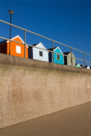 simsearch:400-05881319,k - Colourful Beach Huts at Southwold, Suffolk , England,against a blue sky Stockbilder - Microstock & Abonnement, Bildnummer: 400-07429040