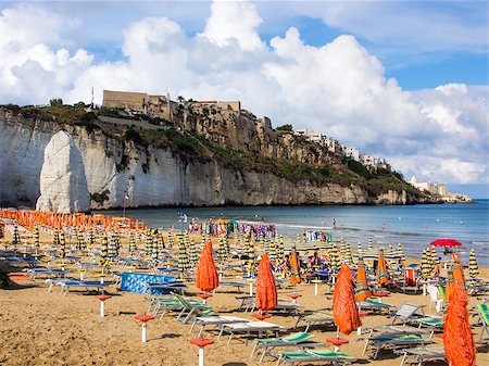 beatiful panoramic view of the beach of Vieste Gargano Apulia Italy Foto de stock - Royalty-Free Super Valor e Assinatura, Número: 400-07429172