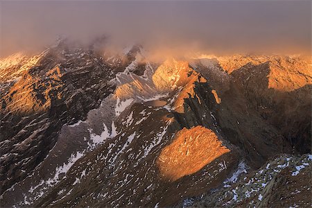 simsearch:400-07309307,k - sunrise in Caltun lake. Fagaras Mountains, Romania Stockbilder - Microstock & Abonnement, Bildnummer: 400-07429636