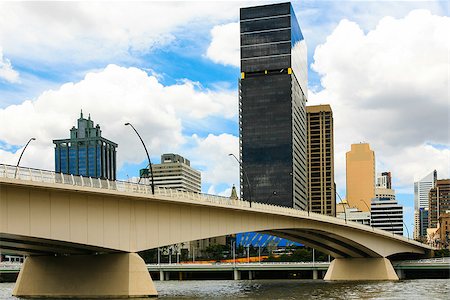 Victoria Bridge across the Brisbane River. Foto de stock - Super Valor sin royalties y Suscripción, Código: 400-07429816