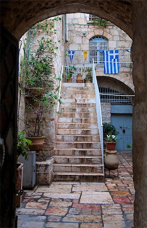 simsearch:400-04990379,k - courtyard in the old town in Jerusalem. Photographie de stock - Aubaine LD & Abonnement, Code: 400-07420797