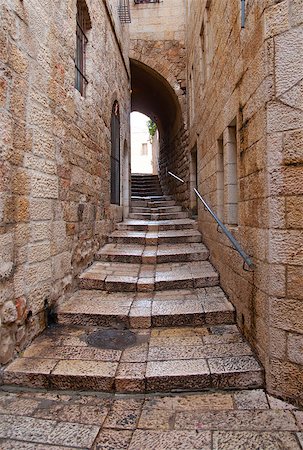 simsearch:400-04990379,k - An alley in the old city in Jerusalem. Photographie de stock - Aubaine LD & Abonnement, Code: 400-07420798