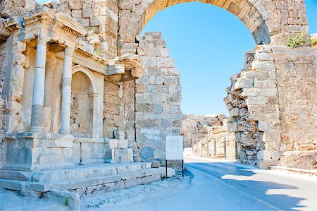 simsearch:400-07305874,k - Ruins of Side in Turkey, arch of white stone Photographie de stock - Aubaine LD & Abonnement, Code: 400-07422120