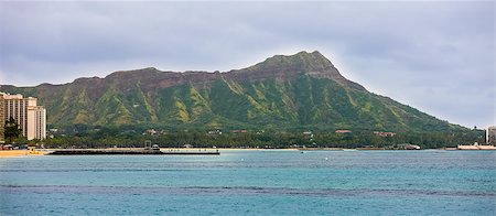 diamond head - Diamond Head crater looking across Waikiki Beach from Ala Moana Park. Stockbilder - Microstock & Abonnement, Bildnummer: 400-07430756