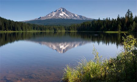 Mountain Lake called Trillium near Mount Hood Photographie de stock - Aubaine LD & Abonnement, Code: 400-07444725