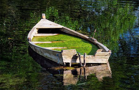 simsearch:400-04935476,k - Abandoned boat at Ohrid Lake - Macedonia Fotografie stock - Microstock e Abbonamento, Codice: 400-07445138