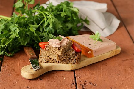 simsearch:400-05708291,k - gourmet liver pate with black rye bread rustic style Stock Photo - Budget Royalty-Free & Subscription, Code: 400-07449163