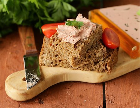 patte (animal) - gourmet liver pate with black rye bread rustic style Stock Photo - Budget Royalty-Free & Subscription, Code: 400-07449744