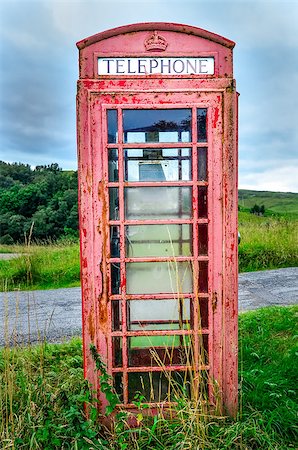 simsearch:400-05901575,k - Detail of old red English phone booth in countryside, United Kingdom Foto de stock - Super Valor sin royalties y Suscripción, Código: 400-07449846