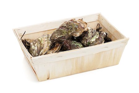 raw oyster - Oysters box. Isolated on white background Stock Photo - Budget Royalty-Free & Subscription, Code: 400-07465147