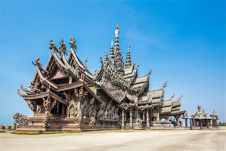 pattaya - The Wood Sanctuary of Truth in Pattaya, Chonburi, Thailand Foto de stock - Super Valor sin royalties y Suscripción, Código: 400-07466191