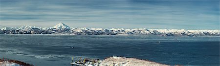 simsearch:400-07478926,k - Panoramic view of Vilyuchinsky volcano and Avacha bay. Petropavlovsk-Kamchatsky, Kamchatka, Russia Photographie de stock - Aubaine LD & Abonnement, Code: 400-07478922