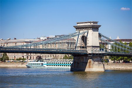 simsearch:400-07472830,k - Cruise ships on Danube river with Chain Bridge in front  and Parliament Building in the background, Budapest. Stock Photo - Budget Royalty-Free & Subscription, Code: 400-07479188