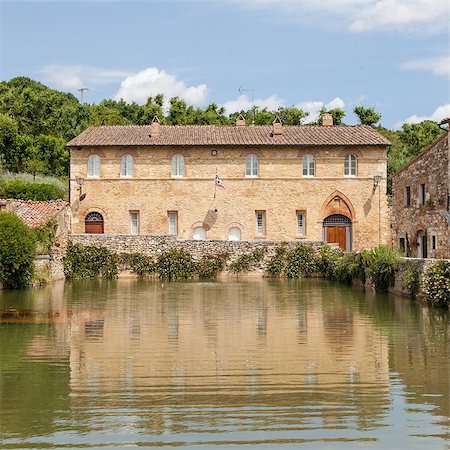 simsearch:400-07212378,k - Bagno Vignoni, ancient Tuscan village in Val d'Orcia, Italy Stock Photo - Budget Royalty-Free & Subscription, Code: 400-07479798