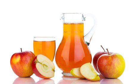 simsearch:400-06689686,k - Juicing background. Fresh apples, glass with juice on white background. Healthy fruit eating and drinking. Foto de stock - Super Valor sin royalties y Suscripción, Código: 400-07470323