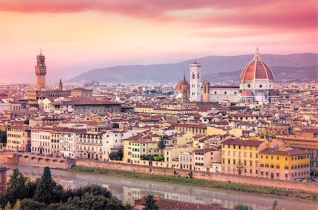 simsearch:400-06072842,k - Scenic view of Florence at sunset in dreamy postcard filtered style Foto de stock - Super Valor sin royalties y Suscripción, Código: 400-07470457