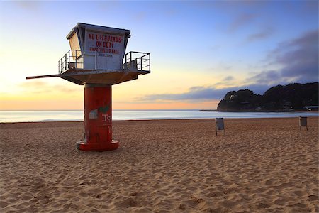 simsearch:400-07514503,k - Sunrise at Avoca Beach, southern end with lifeguard tower Stock Photo - Budget Royalty-Free & Subscription, Code: 400-07470667
