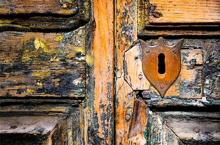 simsearch:400-04896062,k - Detail of vintage key hole on weathered wooden door Stock Photo - Budget Royalty-Free & Subscription, Code: 400-07472333