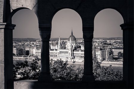 simsearch:400-07472830,k - View of Hungarian Parliament Building with customers at Buda Castle restaurant, Budapest, Hungary Stock Photo - Budget Royalty-Free & Subscription, Code: 400-07472835