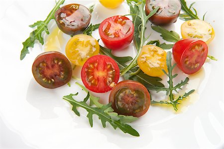 simsearch:400-07217493,k - fresh vegetable salad on a plate Photographie de stock - Aubaine LD & Abonnement, Code: 400-07485939
