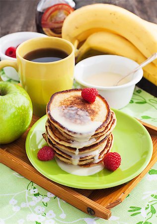 simsearch:400-07917638,k - Stack of freshly prepared apple pancakes for breakfast Stock Photo - Budget Royalty-Free & Subscription, Code: 400-07480471