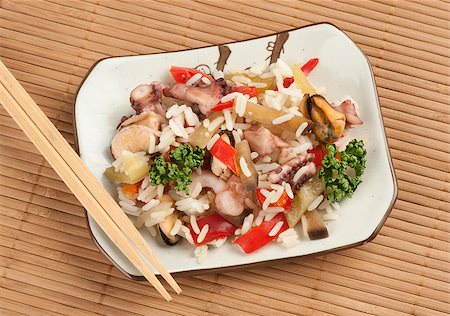 simsearch:400-04345345,k - Rice with Seafood and vegetables Photographie de stock - Aubaine LD & Abonnement, Code: 400-07482232