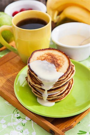 simsearch:400-07917638,k - Stack of freshly prepared apple pancakes for breakfast Stock Photo - Budget Royalty-Free & Subscription, Code: 400-07482302