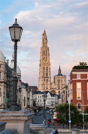 View at Cathedral of Our Lady and Suikerrui street in Antwerp, Belgium Foto de stock - Super Valor sin royalties y Suscripción, Código: 400-07507792