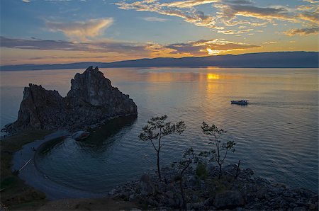 simsearch:400-05155630,k - Shamanism is considering Shaman Rock as one of the main centers of power in the world. Olkhon, Lake Baikal. Foto de stock - Super Valor sin royalties y Suscripción, Código: 400-07508149