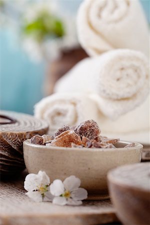 simsearch:400-05902613,k - Spa and wellness setting with natural soap, candles and towel. Beige dayspa nature set with copyspace Foto de stock - Royalty-Free Super Valor e Assinatura, Número: 400-07509357