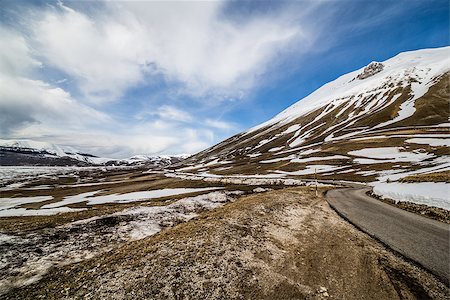 Castelluccio Di Norcia, Umbria, Italy Photographie de stock - Aubaine LD & Abonnement, Code: 400-07501193