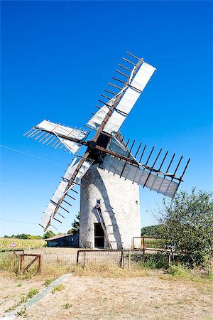 phbcz (artist) - windmill, Vensac, Aquitaine, France Stockbilder - Microstock & Abonnement, Bildnummer: 400-07501713
