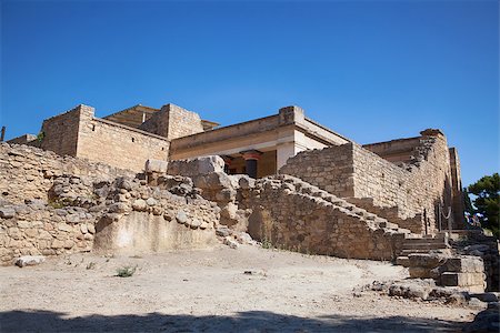 Knossos palace at Crete, Greece, is the largest Bronze Age archaeological site on Crete Photographie de stock - Aubaine LD & Abonnement, Code: 400-07503525