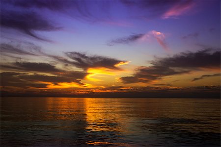 Colour sunset in Pacific ocean. Nobody. No anyone. Photographie de stock - Aubaine LD & Abonnement, Code: 400-07515247