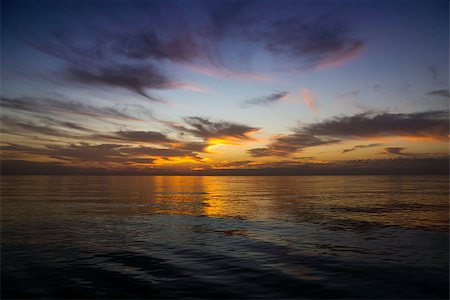 Colour sunset in Pacific ocean. Nobody. No anyone. Fotografie stock - Microstock e Abbonamento, Codice: 400-07511310