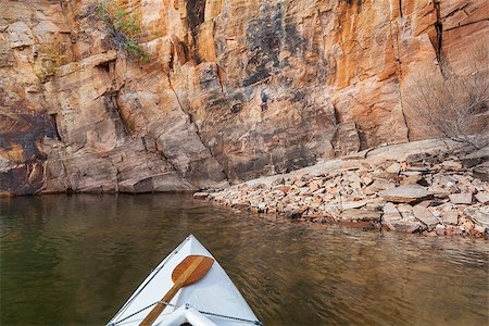 simsearch:400-07176700,k - canoe bow with a paddle on Horsetooth Reservoir with a high sandstone cliff, Collins, Colorado Foto de stock - Super Valor sin royalties y Suscripción, Código: 400-07512145