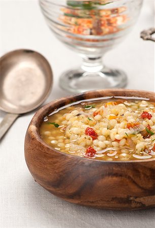 simsearch:400-04690974,k - lentil soup in a bowl on the table Foto de stock - Super Valor sin royalties y Suscripción, Código: 400-07525150