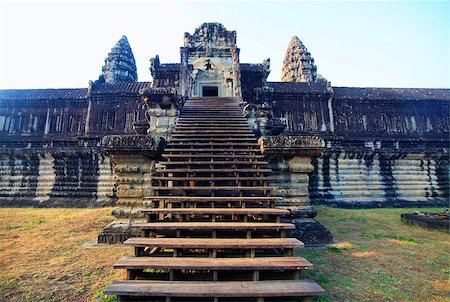simsearch:400-04592509,k - Part of the Cambodian Ankgor temple ruins. Cambodia Foto de stock - Super Valor sin royalties y Suscripción, Código: 400-07525475